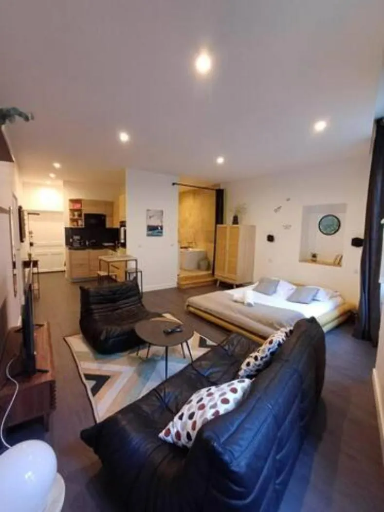 Le Sainte Claire - Majord'Home Annecy Centre 0*,  France